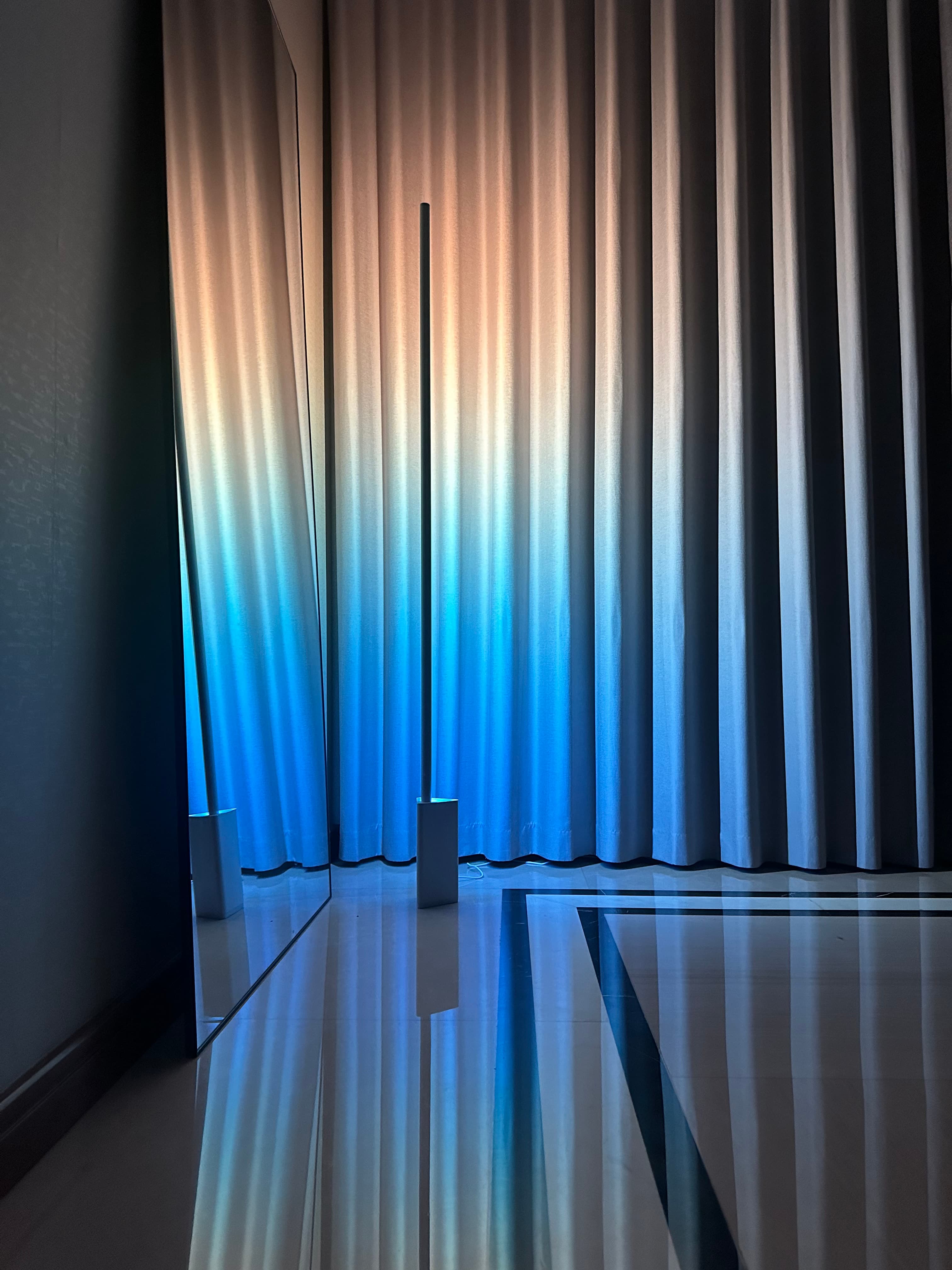 Cool-to-warm gradient